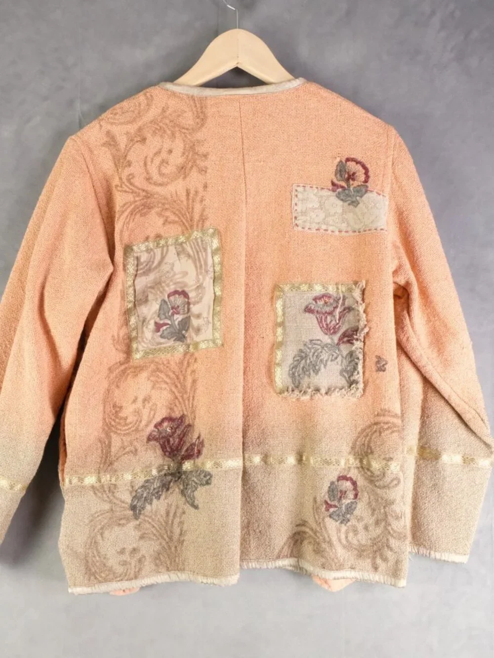 Vintage Sweater Womens Medium Pink Patch Boucle Carpet Button Up Cottage 90s - Picture 3 of 7